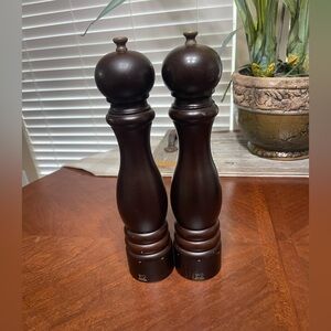 Peugeot Paris U Select Salt & Pepper Mills set grinder